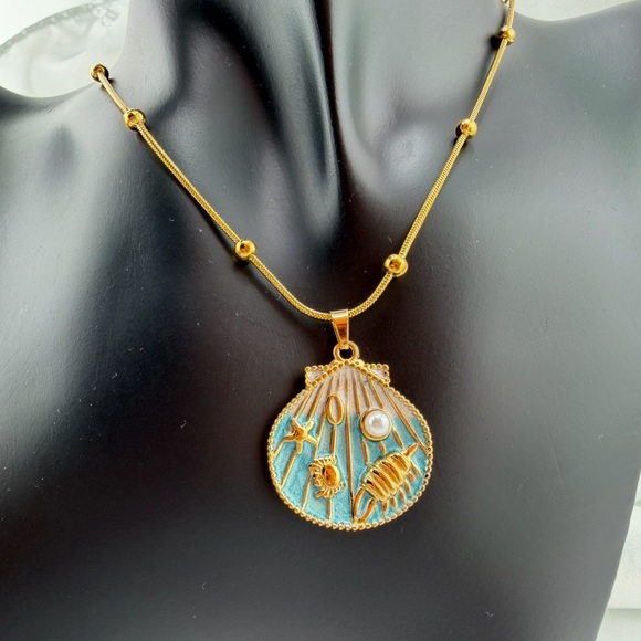 Gold and Blue Shell Pendant Necklace adjustable Stainless steel waterproof - Picture 4 of 9